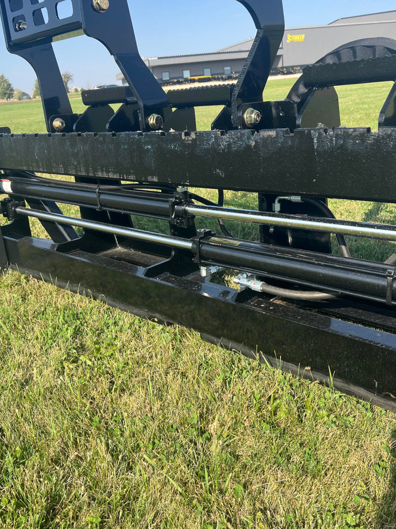 Wheel Loader Class 3 Pallet Forks Attachment | Hydraulic (PF3H-WL) - Image 2