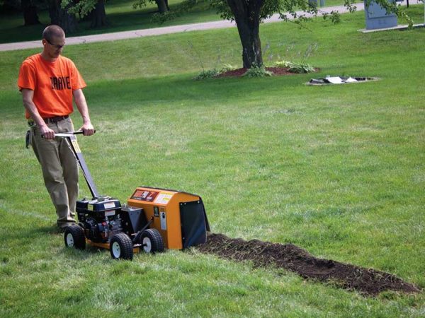 Trencher Edger for Landscaping | 7" Depth | Honda GX-196cc | Brave