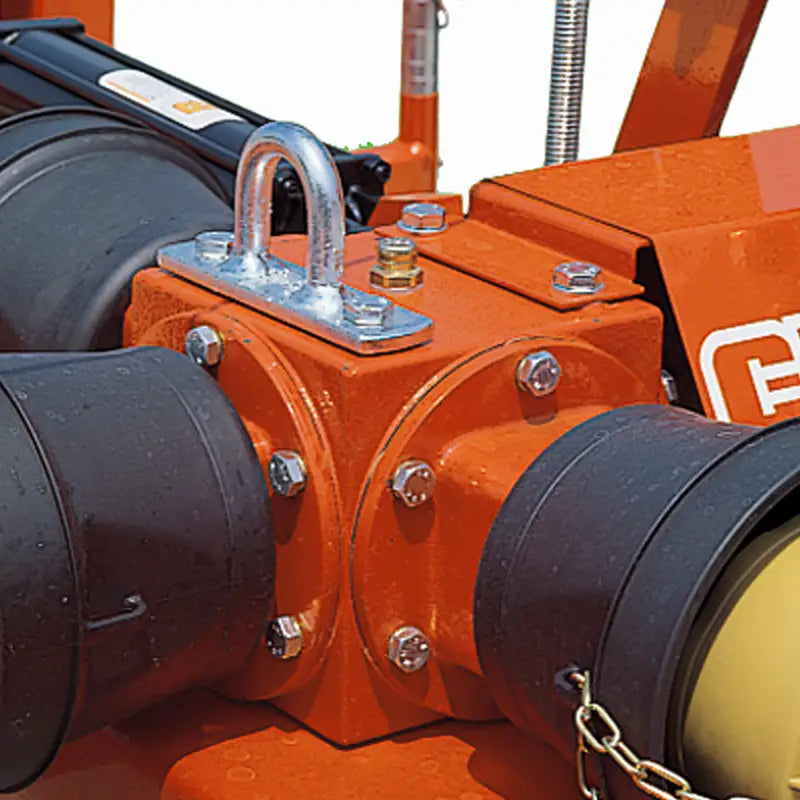 Close-up of BEFCO CYCLONE SUPER-FLEX mower's gearbox, highlighting its robust construction and SKF bearings.