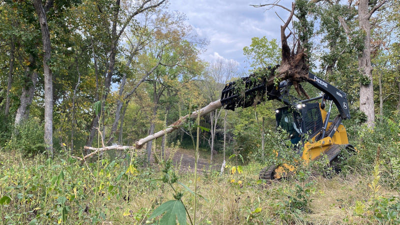 Utility Tractor CG Clam Grapple (CG) from Stinger Attachments