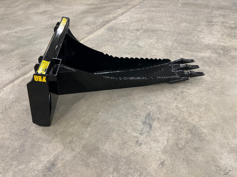 Side profile of Stinger Attachments Stump Bucket emphasizing the elongated spade shape.