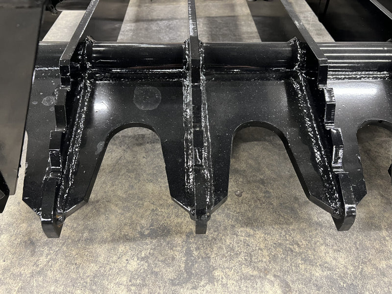 Heavy Duty Grapple Bucket (RTG-XD) from Stinger Attachments