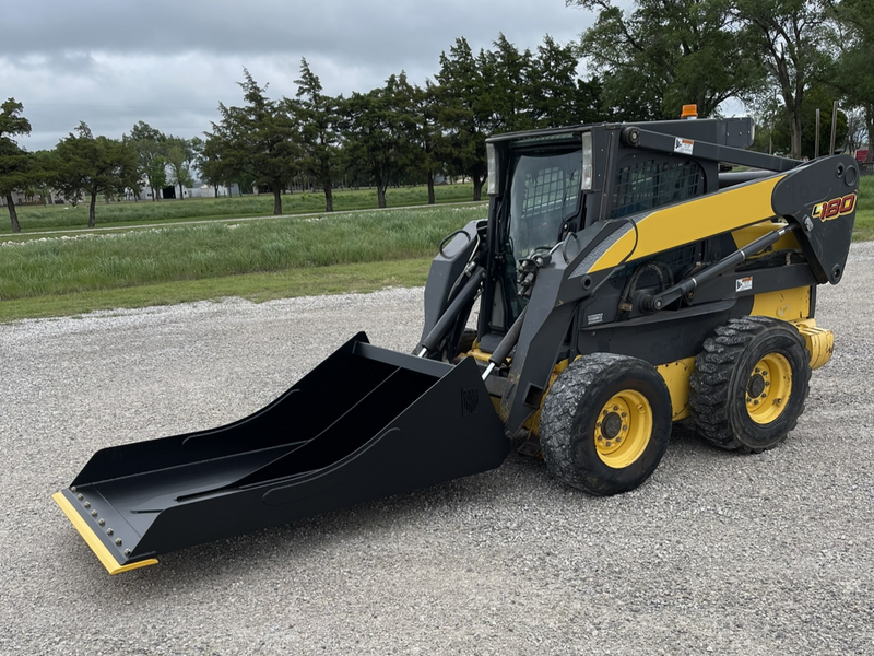 Maxx Conveyor Cleaning Bucket for skid steers