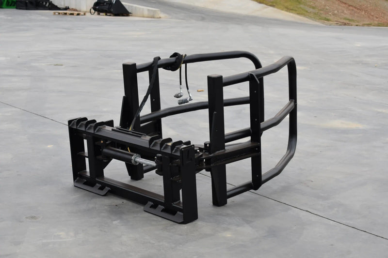 Skid Steer / Compact Tractor / Telehandler Bale Squeezer – Efficient Round Bale Handling for Livestock Operations