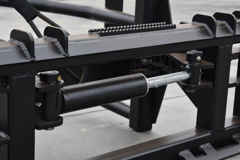 Skid Steer / Compact Tractor / Telehandler Bale Squeezer – Efficient Round Bale Handling for Livestock Operations