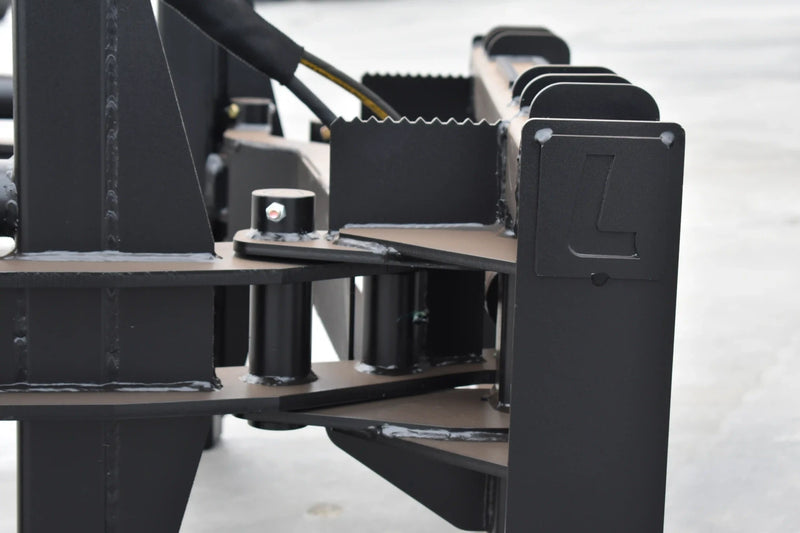 Skid Steer / Compact Tractor / Telehandler Bale Squeezer – Efficient Round Bale Handling for Livestock Operations