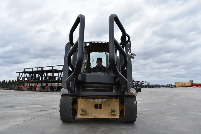 Skid Steer / Compact Tractor / Telehandler Bale Squeezer – Efficient Round Bale Handling for Livestock Operations