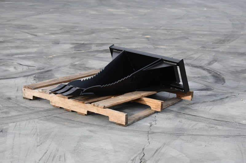 Mini Skid Steer / Compact Tractor Stump Bucket – for Stump Removal and Root Extraction