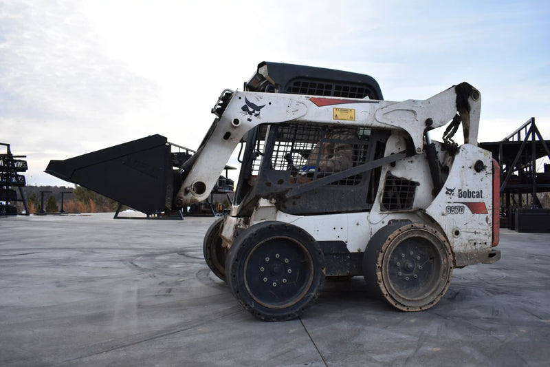 Low Profile Skid Steer Bucket | Skid Steer Attachment | Up to 70 HP | 3/16" Steel | 3/4" x 6" Cutting Edge | Wear Bars | With or Without Teeth | 60"–84"