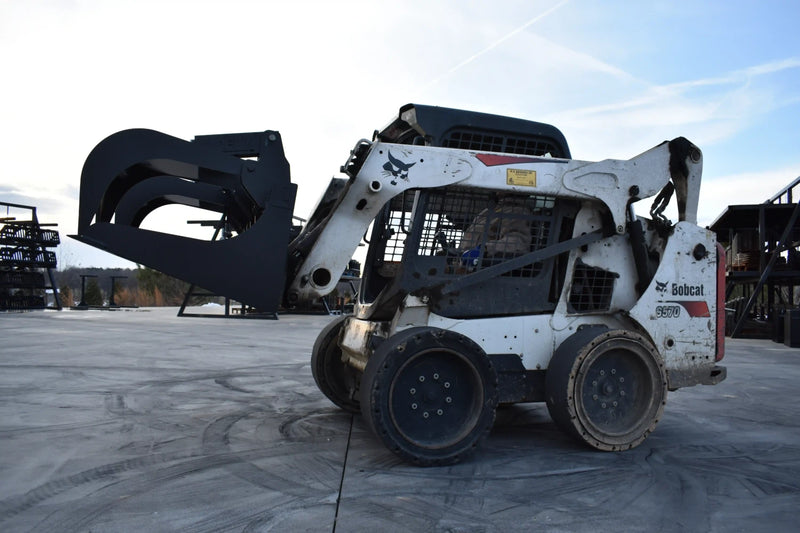 Grapple Bucket | Skid Steer Attachment | Hydraulic | 9,500 lb Grapple Force | Independent Tines | 3/4" x 6" Cutting Edge | Up to 75 HP | Quick Attach | 60"–84"