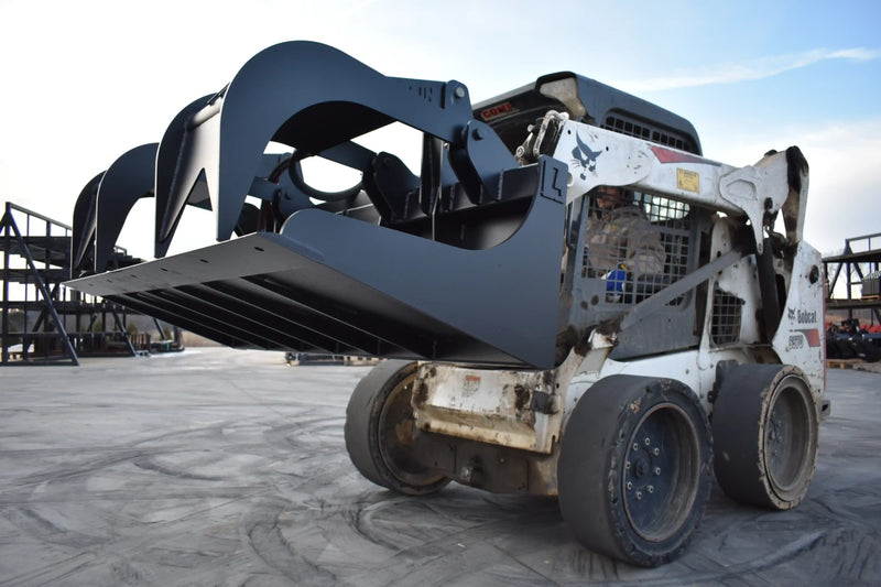 Grapple Bucket | Skid Steer Attachment | Hydraulic | 9,500 lb Grapple Force | Independent Tines | 3/4" x 6" Cutting Edge | Up to 75 HP | Quick Attach | 60"–84"